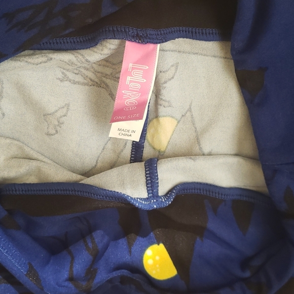 Lularoe Halloween Bats Moon Haunted House Leggings - Picture 4 of 4